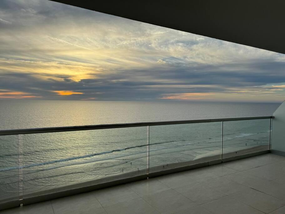 Departamento De Lujo Vista Al Mar Piso 15 Apartment มาซาตลัน ภายนอก รูปภาพ